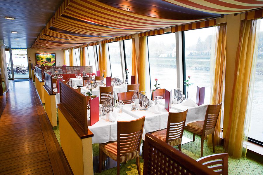 Riva dining room